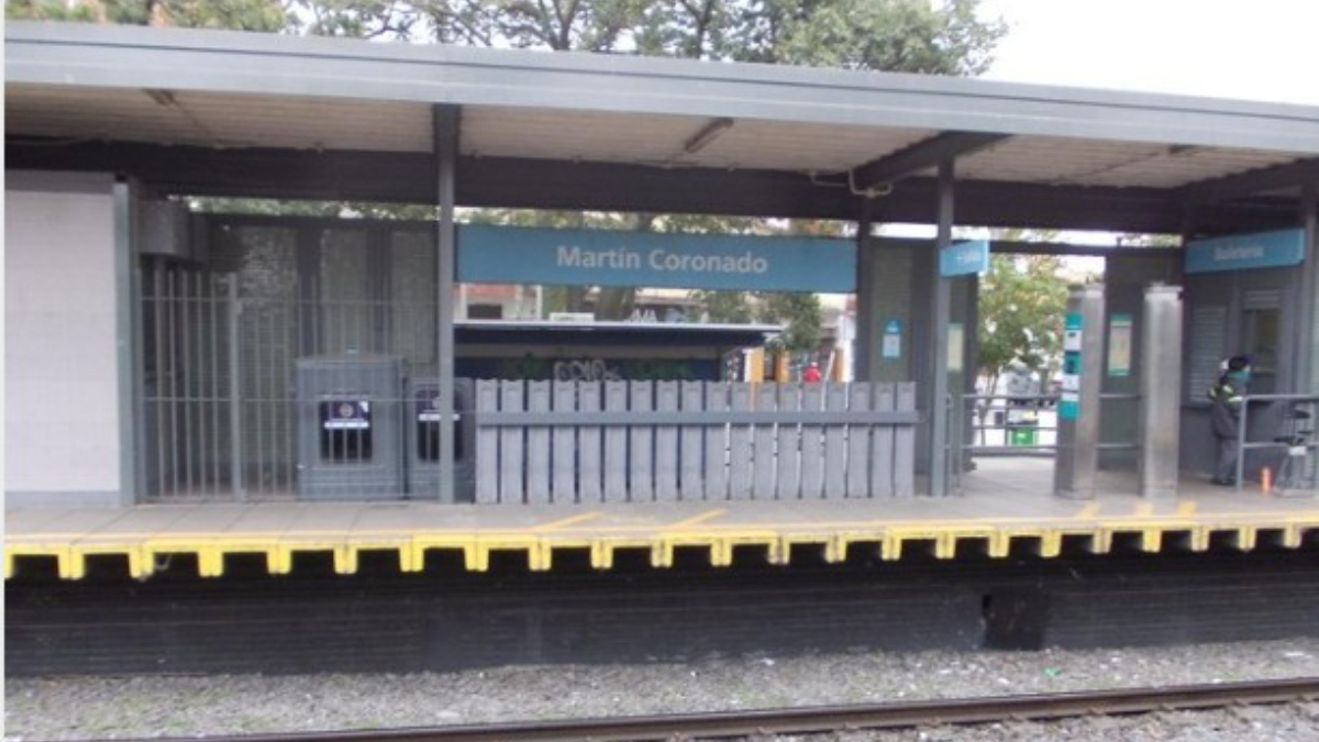 La estación Martín Coronado del tren Urquiza es una de las dos que serán reconstruidas a nuevo en la línea ferroviaria que une Chacarita con San Miguel.