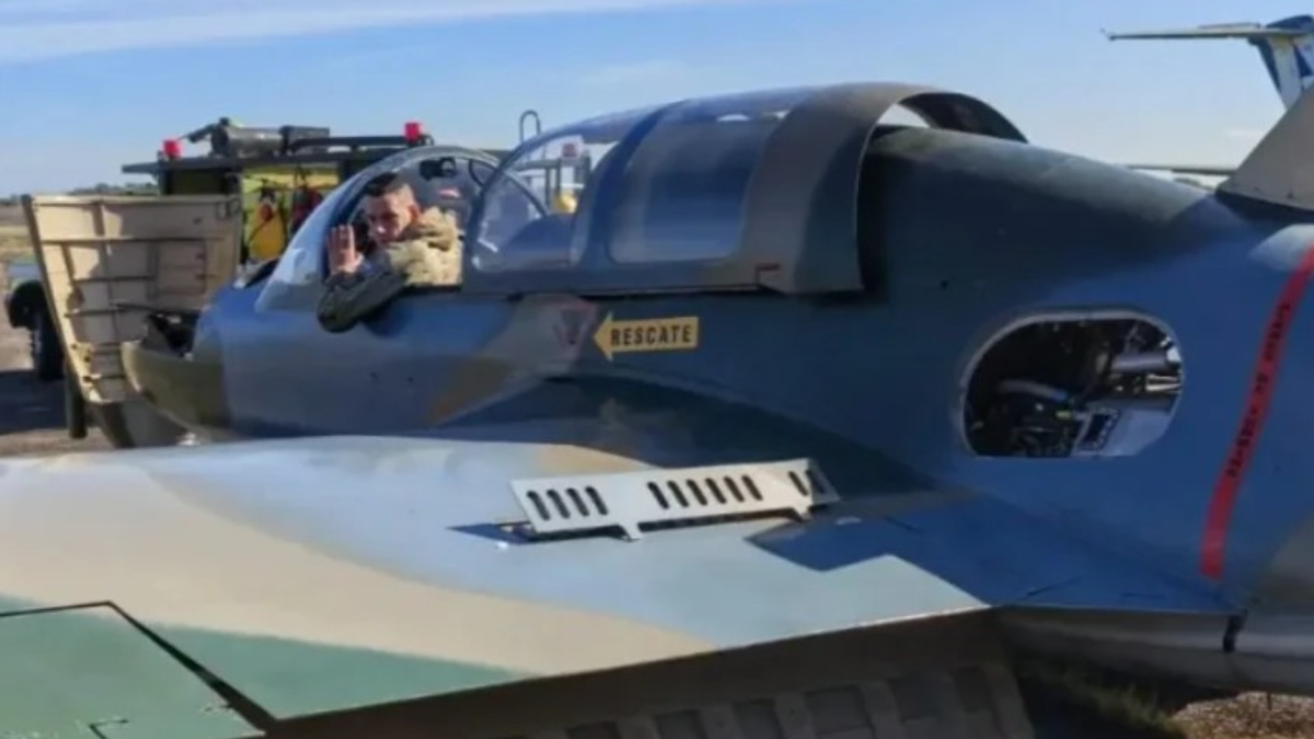 En el Museo Aeronáutico, ubicado en la Base Aérea de Morón, lograron poner en marcha un avión Morane-Saulnier MS 760 Paris tras años en desuso.