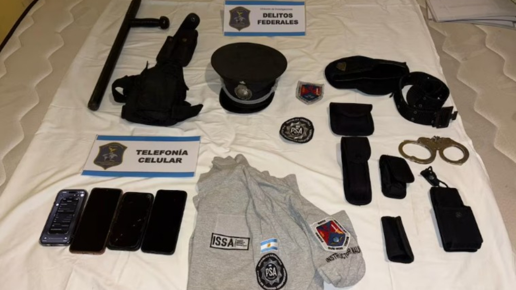 Lucía Fernanda Díaz Da Mota trabaja en la Policía de Seguridad Aeroportuaria en Ezeiza. La acusad de robar bajo la modalidad de Viuda Negra a una vecino de Quilmes.