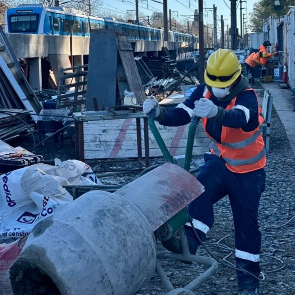 Los trabajos en la Estación Universidad de Almirante Brown del tren Roca fueron retomados por la Comuna luego de una nueva licitación impulsada por el Municipio browniano.