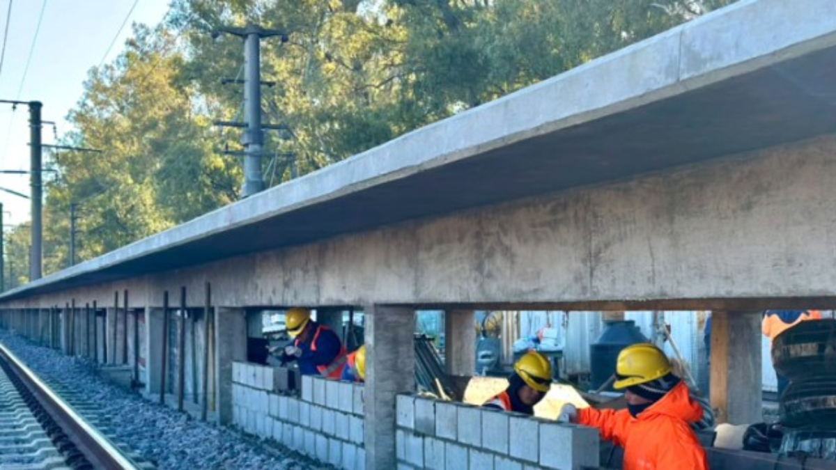 Los trabajos en la Estación Universidad de Almirante Brown del tren Roca fueron retomados por la Comuna luego de una nueva licitación impulsada por el Municipio browniano.