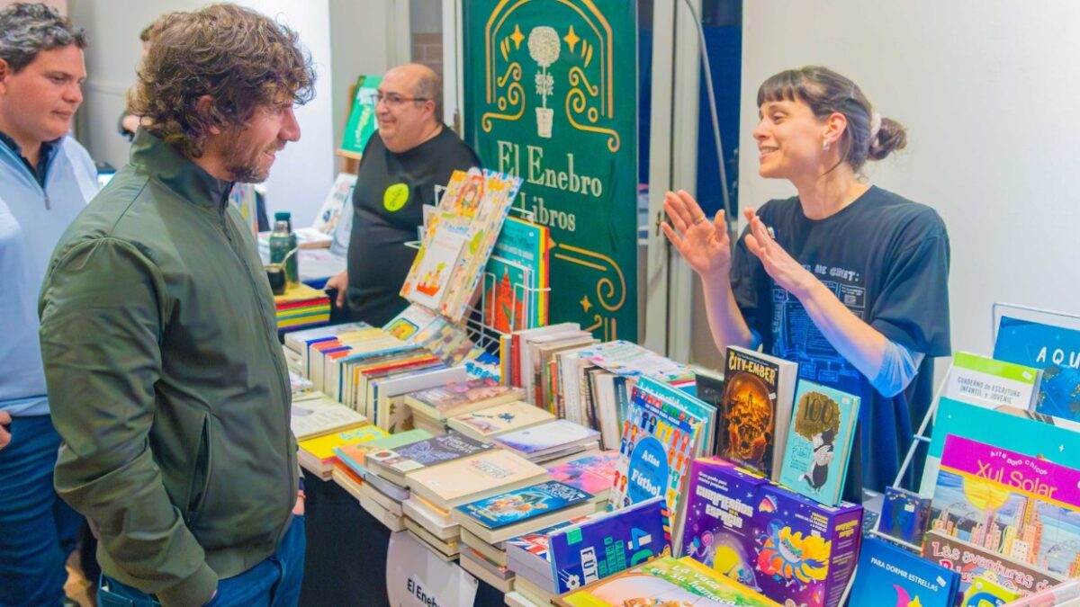 El intendente Juan Andreotti en una imagen de la edicipon 2025 de la Feria del Libro de San Fernando realizada en 2025.