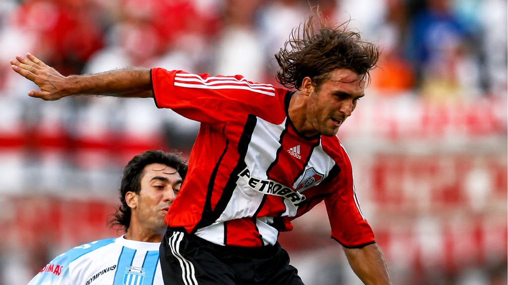 El ex jugador de River Oscar Ahumada es una figura clave de LLA en Zárate y suena para competir por la intendencia.