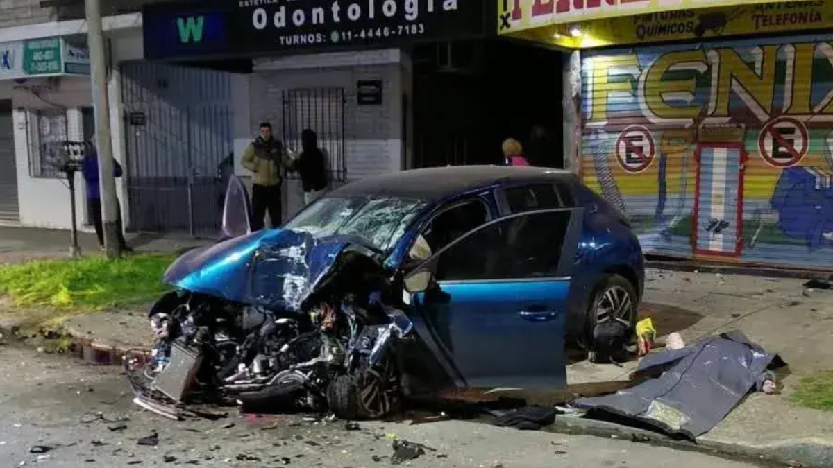 Quilmes, joven, auto, pared