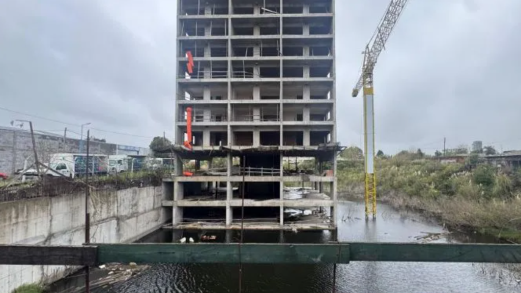 Belén de Escobar, demolición, edificio “Floreal del Sol”