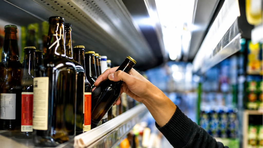 Lanzan un proyecto de Ley para que las estaciones de servicio puedan volver a vender alcohol en el Conurbano.