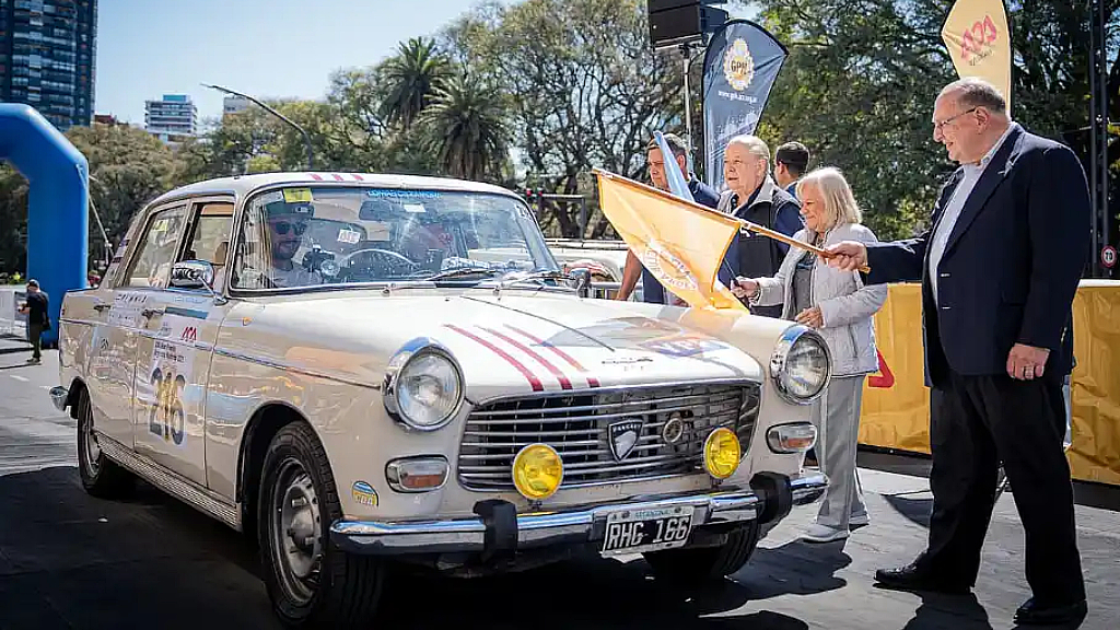 Más de 100 autos clásicos llegan a Luján.