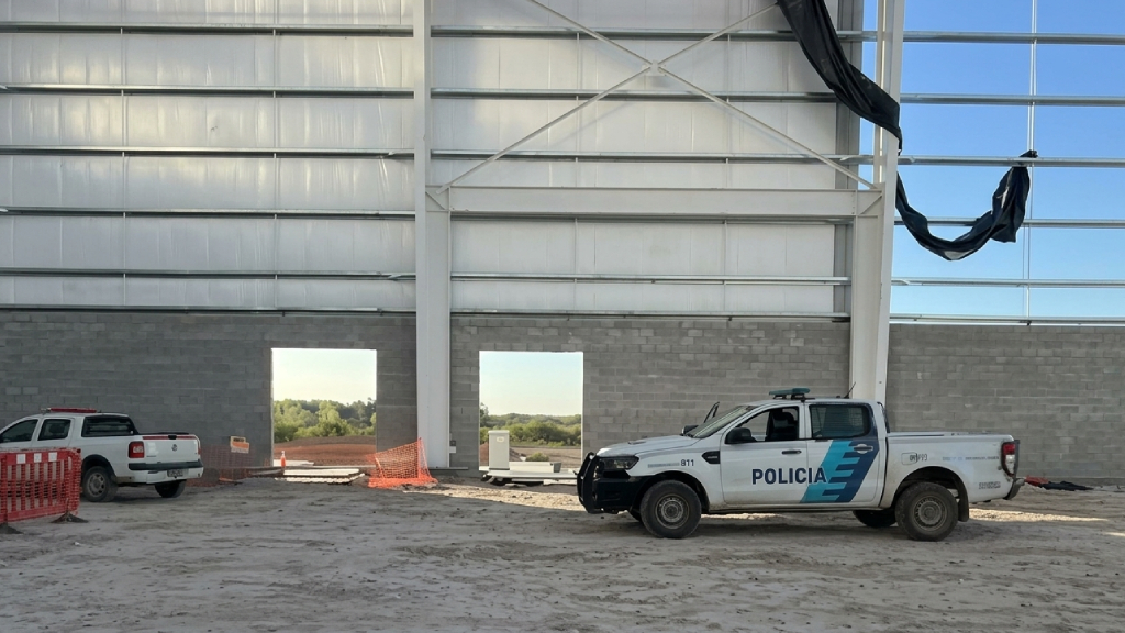La Municipalidad de Escobar clausuró la obra de Mercado Libre por la muerte de un operario.