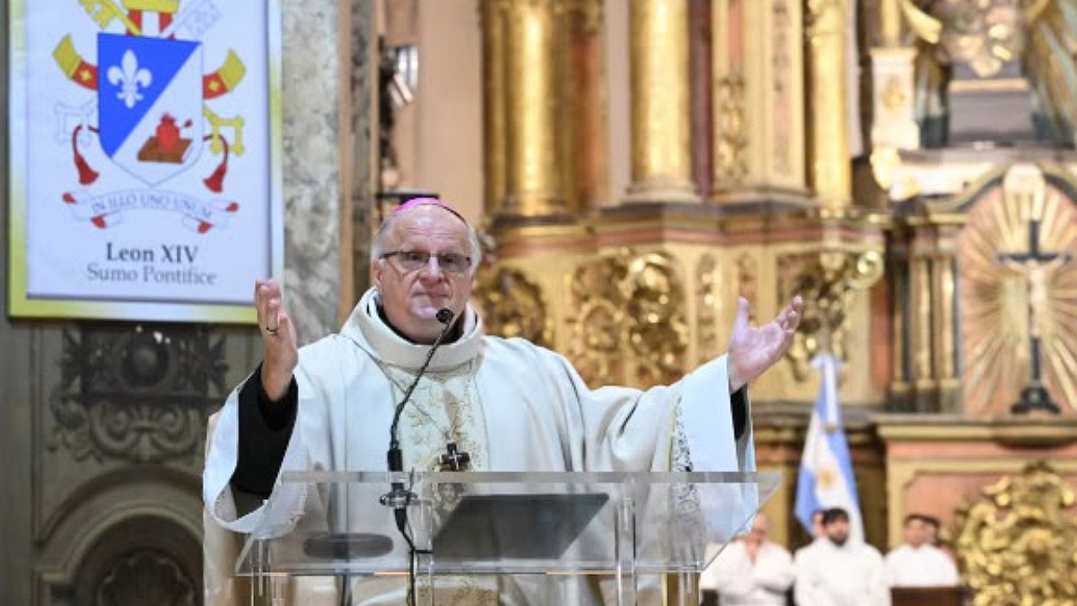 Monseñor Michael Wallace Banach dará una misa en Escobar.